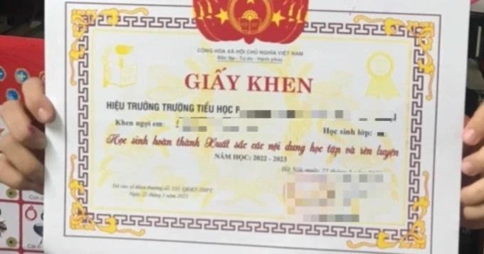 Ngán ngẩm với kiểu phụ huynh khoe điểm con dị hợm trên mạng-3