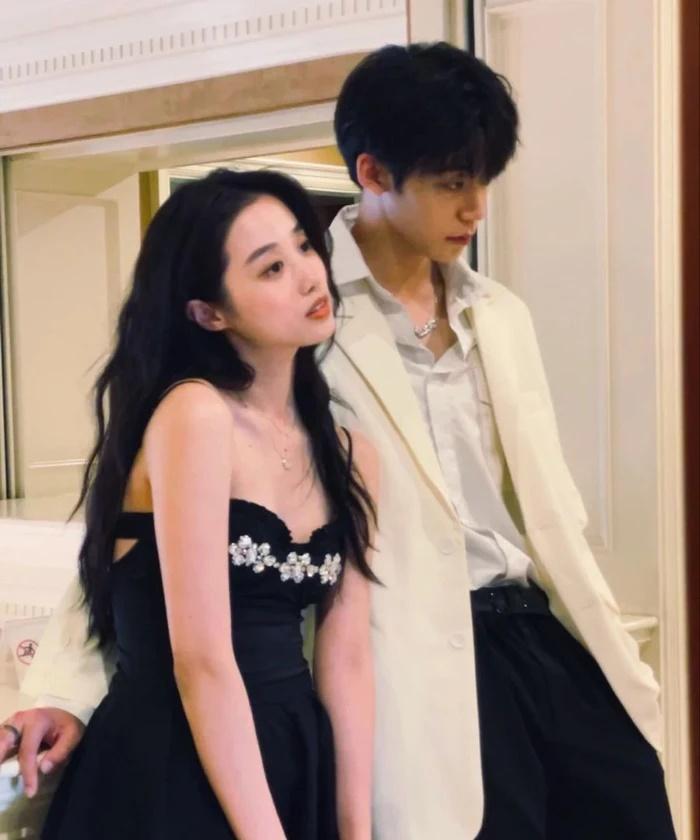 Tranh cãi học sinh mặc đẹp và trang điểm khi đi prom-5