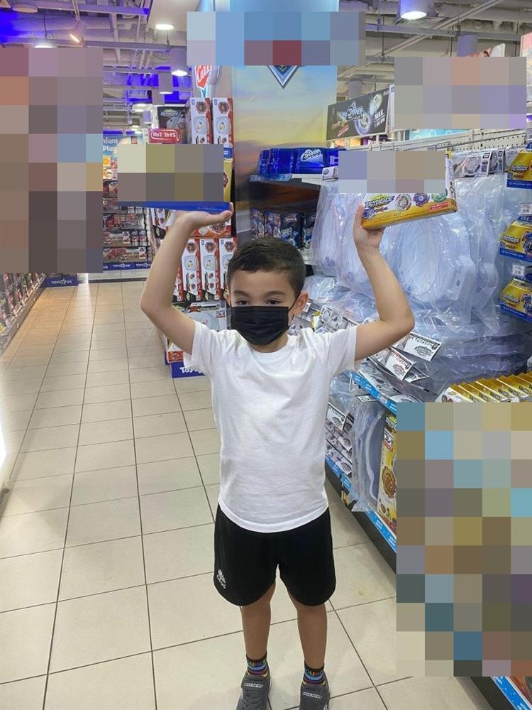 Thu Minh hiếm hoi khoe ảnh quý tử lai Tây bên núi quà sinh nhật-2