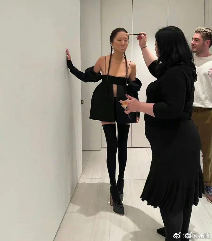 Vera Wang 74 tuổi gây sốt với bóng lưng lẫn body thon thả-2