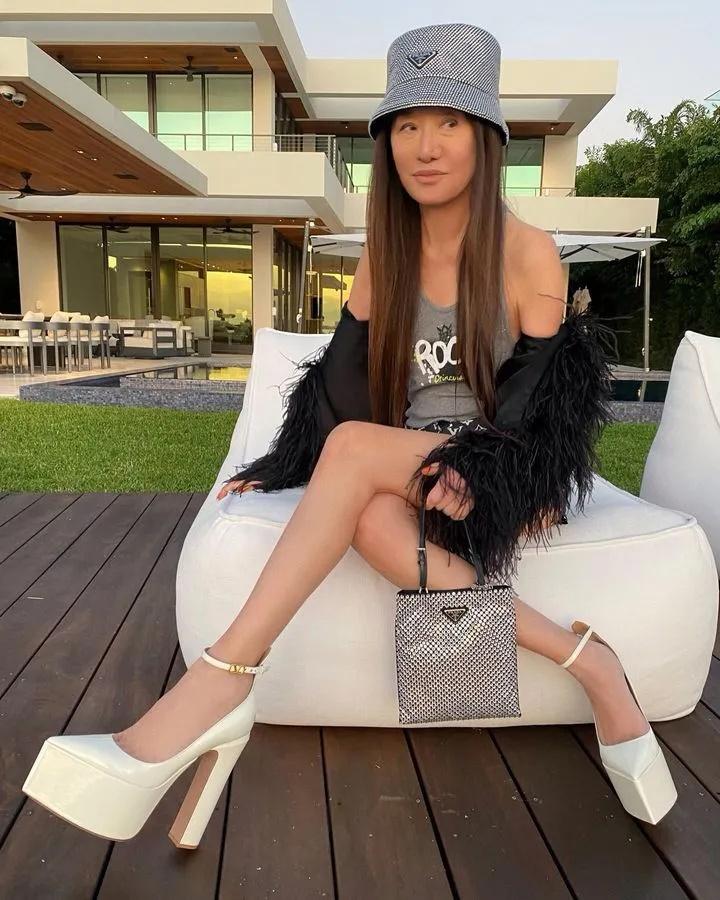 Vera Wang 74 tuổi gây sốt với bóng lưng lẫn body thon thả-3