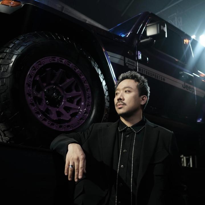 Ngoại hình ngày càng lạ của Trấn Thành qua 3 mùa Rap Việt-8