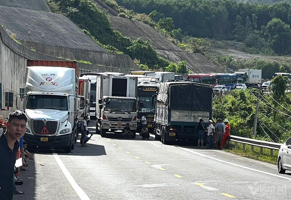 Vụ xe khách tông ô tô 16 chỗ: Cả đoàn gặp nạn khi đi đám cưới đồng nghiệp-4