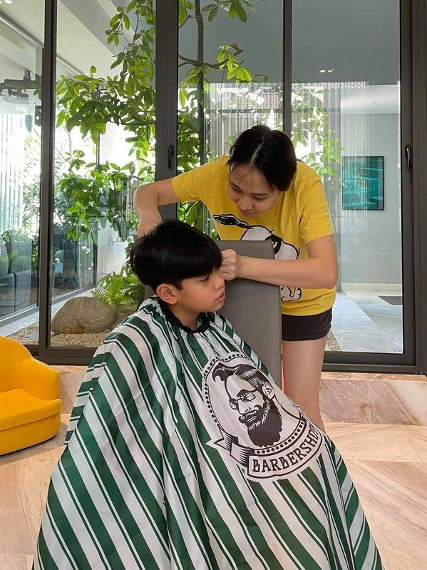 Thương yêu con riêng của chồng hết mực, 2 sao nữ xứng đáng hưởng giàu sang trong căn hộ bạc tỷ-32