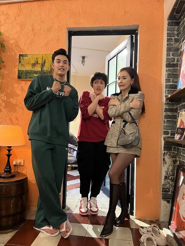 Diễn viên phim mới lên sóng VTV mặc áo rét quay dưới trời 40 độ-1