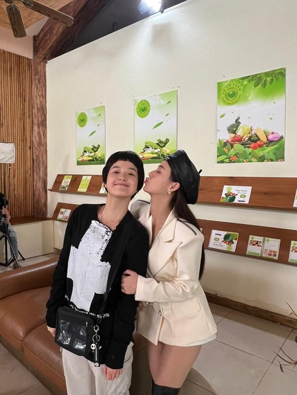 Diễn viên phim mới lên sóng VTV mặc áo rét quay dưới trời 40 độ-8