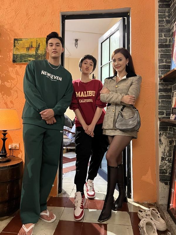 Diễn viên phim mới lên sóng VTV mặc áo rét quay dưới trời 40 độ-9