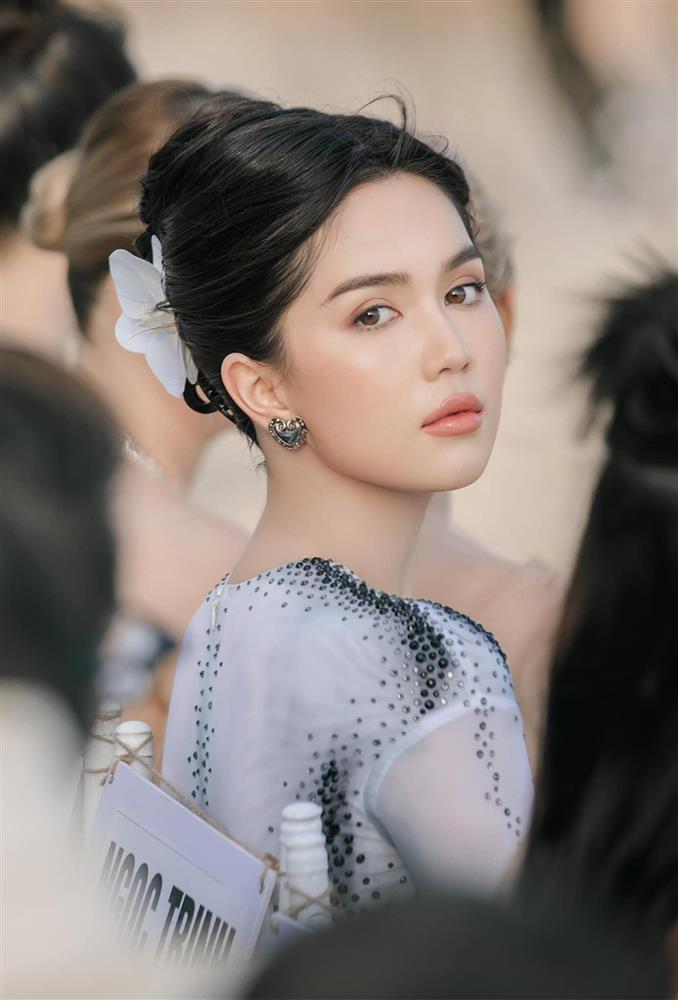 Cùng mặc chiếc đầm ảo ảnh, MC chân dài 1m1 không địch nổi Ngọc Trinh-7