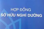 Con thi lớp 10, mẹ mang hộp bút, thước kẻ, compa… lên chùa cầu may-12