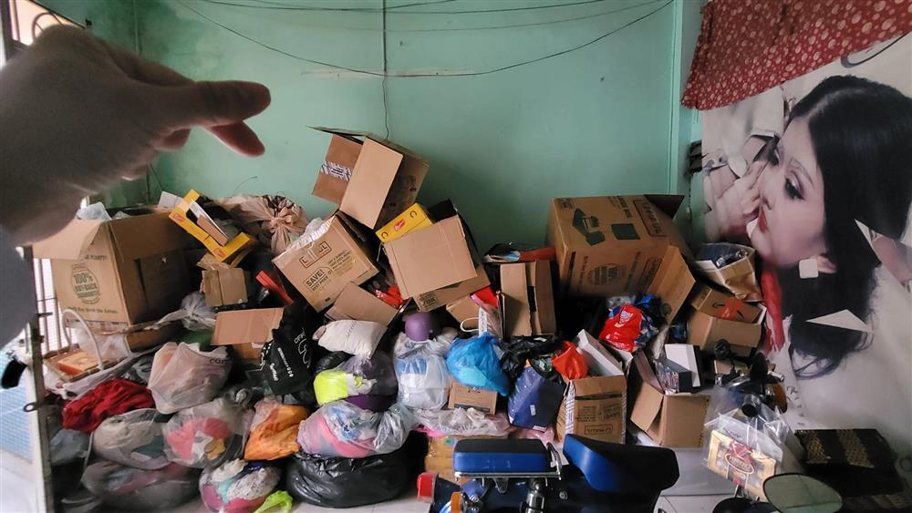 Sân khấu buông rèm: Nghệ sĩ bán hàng online, hậu đài đi giao bánh (Kỳ 2)-3