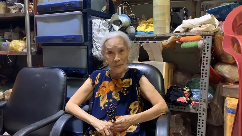 Sân khấu buông rèm: Nghệ sĩ bán hàng online, hậu đài đi giao bánh (Kỳ 2)-9