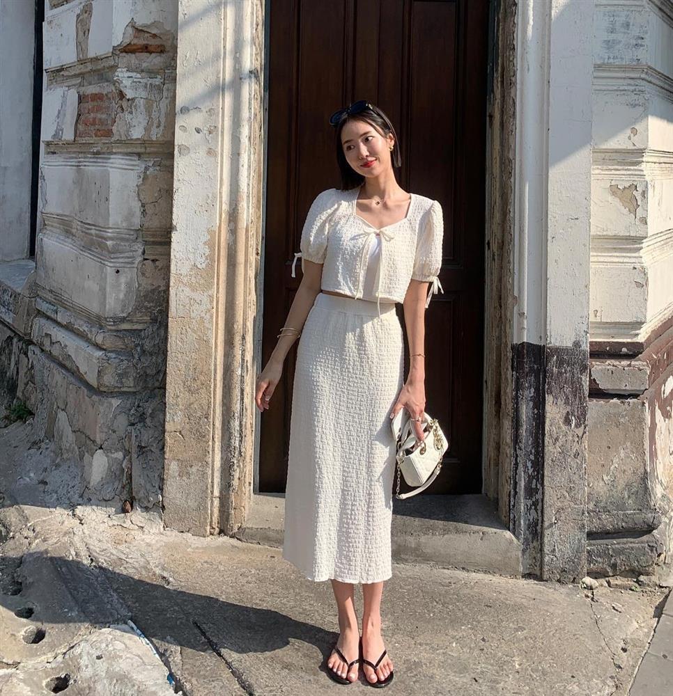 4 kiểu chân váy dài đáng sắm hơn chân váy bút chì-3