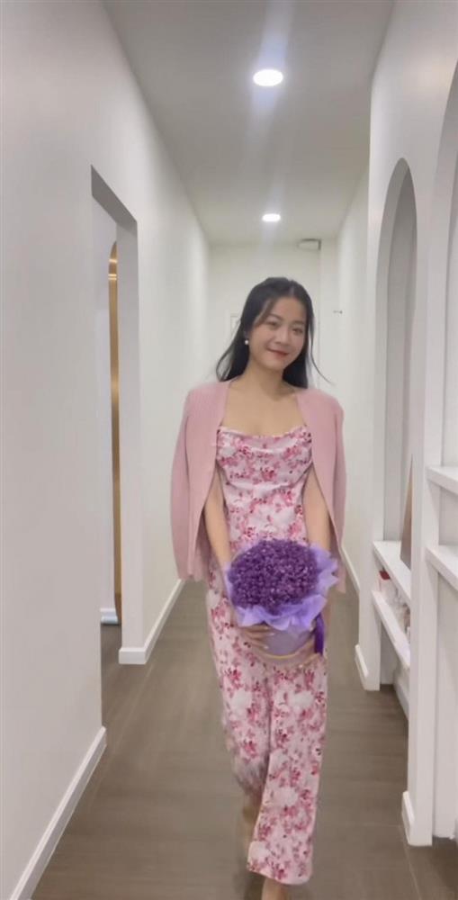 Karen Nguyễn gợi ý tái chế đầm bầu cực tôn dáng-14