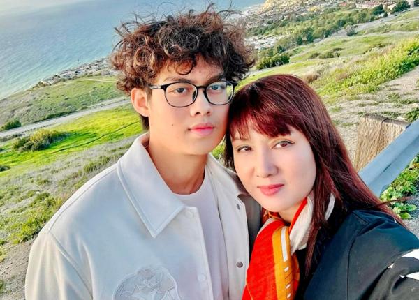 Con trai người đẹp ảnh lịch Hiền Mai: Cao lớn đẹp trai, đỗ ĐH danh tiếng ở Mỹ-4