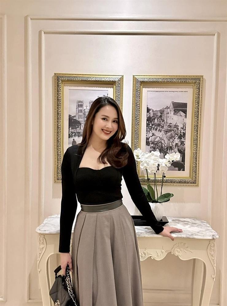 Từ cát xê 50k, Hồng Diễm giờ là nữ hoàng rating VTV vẫn dùng đồ hiệu tiết kiệm-9