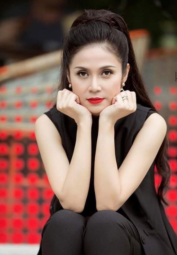 Người đẹp Tây Đô 50 tuổi nhan sắc bỏ quên thời gian nhờ giảm 22kg-7