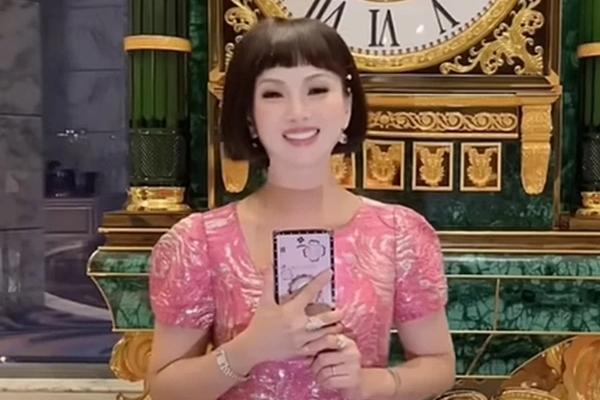 Tỷ phú Chính Chu xuất hiện bên ca sĩ Hà Phương, đập tan tin đồn ly hôn-3