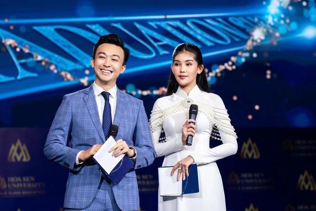 Hoa hậu Việt vừa đăng quang đã ở ẩn, cuộc sống ra sao sau khi tái xuất làm giảng viên?-7