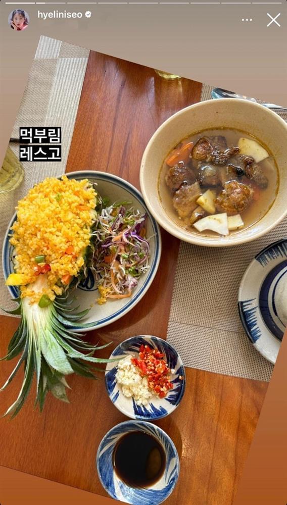 Ca sĩ Hyelin EXID thích thú mua sắm, ăn uống ở Nha Trang-3