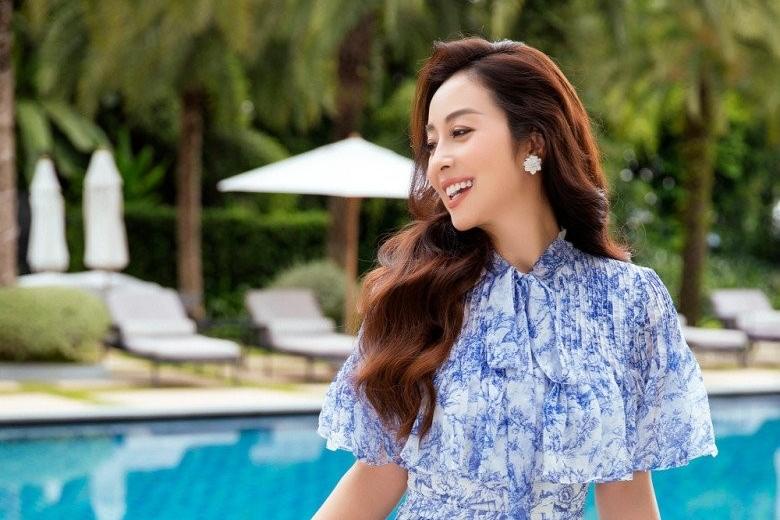 Jennifer Phạm làm mẹ 4 con vẫn giữ dáng không mỡ thừa, em gái Mỹ cũng chẳng thua kém với đáy thắt lưng ong-11