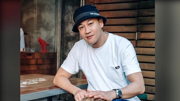 Lương Sơn Bá U50 vẫn trẻ trung bên bạn diễn nữ kém 12 tuổi-12