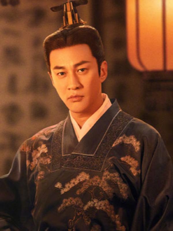 Lương Sơn Bá U50 vẫn trẻ trung bên bạn diễn nữ kém 12 tuổi-9