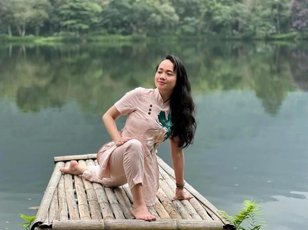 Cô giáo Hà Nội vượt qua trầm cảm hậu ly hôn, lấy chồng kém 10 tuổi nhờ yoga-5