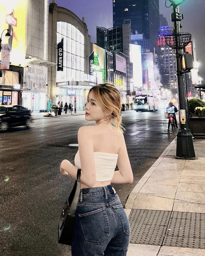 Từ khi du học, rich kid Chao mặc đồ ngày càng hở bạo-3