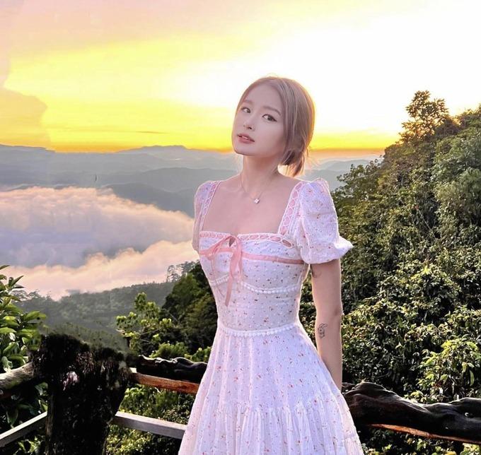 Từ khi du học, rich kid Chao mặc đồ ngày càng hở bạo-8