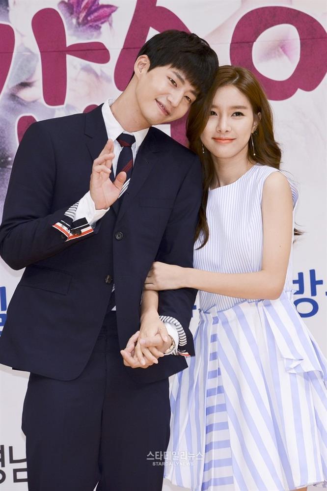 Kim So Eun và tài tử Mặt Trăng Ôm Mặt Trời lên tiếng về tin hẹn hò-1