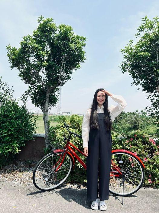 Quen mốt không phòng hộ, U50 Hiền Thục sang Nhật diện áo dài đẹp mê-7