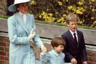 Cách Công nương Diana thể hiện tình yêu với William và Harry