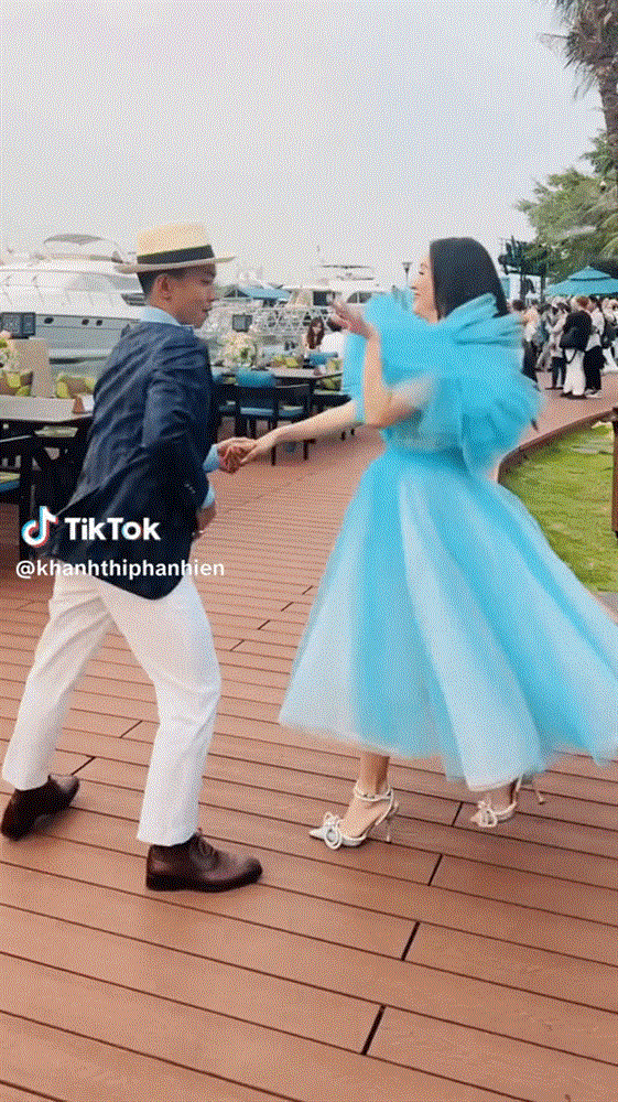 Khánh Thi U45 bầu lần 3 vượt mặt vẫn nhảy nhót trên cao gót-2