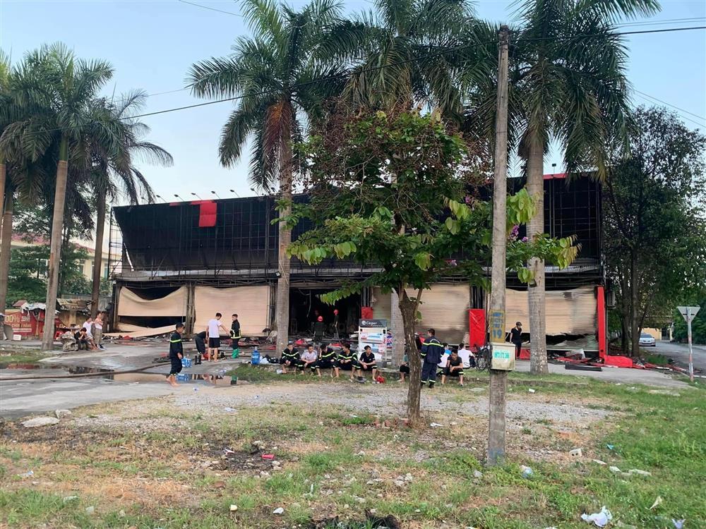 Siêu thị ở Thanh Hóa cháy rụi lúc rạng sáng-1