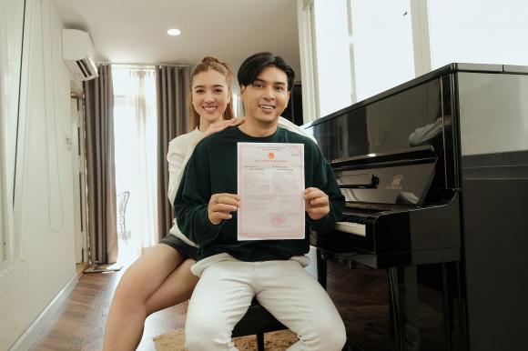 Kết hôn bạn gái kém 17 tuổi, Hồ Quang Hiếu sống trong nhà 23 tỷ đẹp như phim trường-1