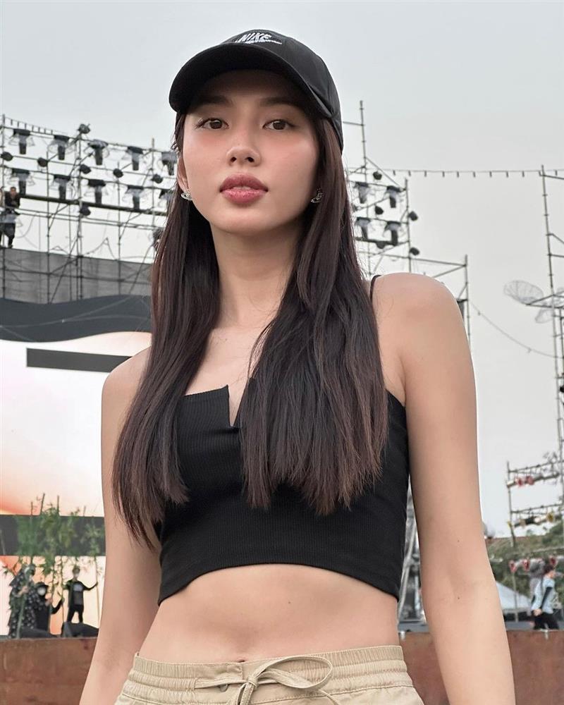 Hoa hậu, người đẹp Việt diện áo ngắn khoe eo thon-5