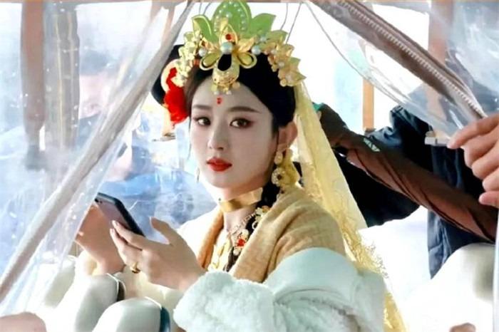 Triệu Lệ Dĩnh gây sốt khi hóa nhân vật Harry Potter đẹp hơn bản gốc-1