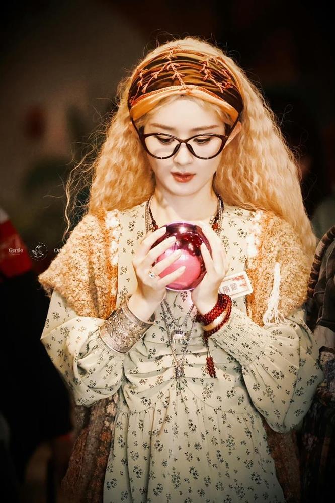 Triệu Lệ Dĩnh gây sốt khi hóa nhân vật Harry Potter đẹp hơn bản gốc-4