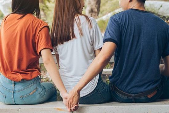 Được bạn thân rủ đến phòng tập gym, cô gái suýt mất luôn người yêu