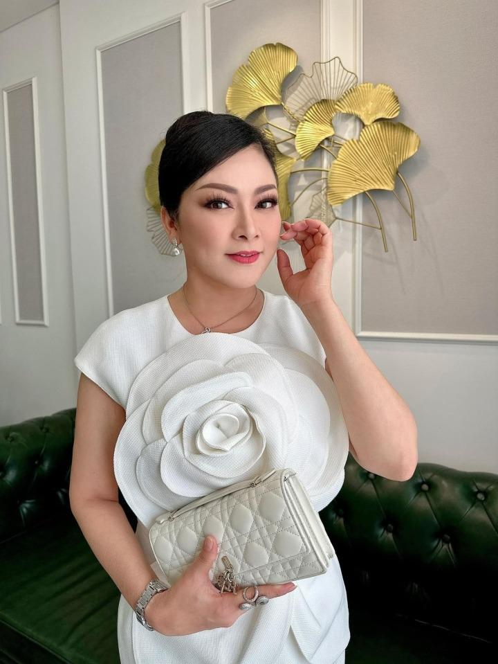 Tình duyên Như Quỳnh: Vướng tin hẹn hò Ngọc Sơn, yêu bạn trai kém 12 tuổi-7