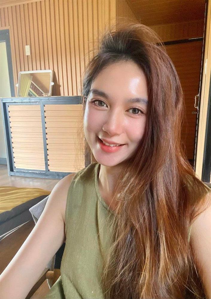 Bí quyết để vợ tiến sĩ của Lý Hải trẻ mãi không già, trông như chị gái của con-6