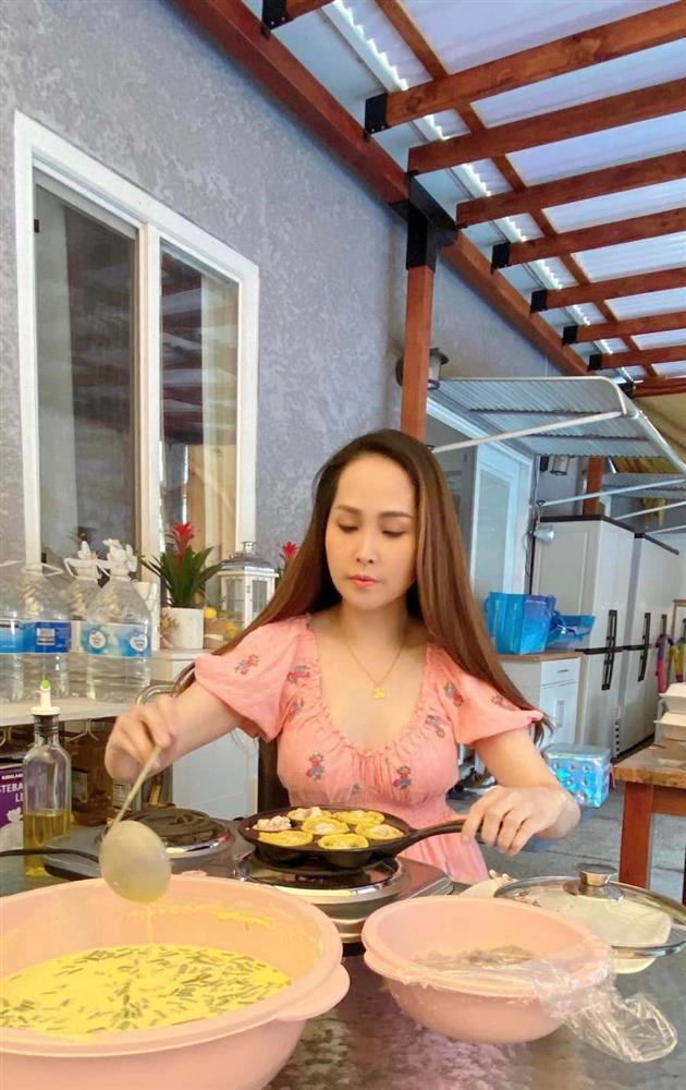 U50 tuổi: Gái nhảy Minh Thư hồi xuân với kiểu váy không phải ai cũng dám thử-9