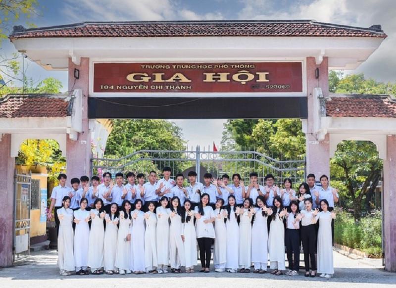 Học sinh ẩu đả trên lớp, cô chủ nhiệm bật khóc khi biết sự thật-4