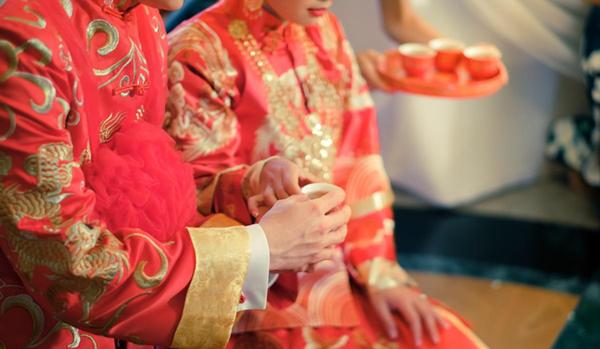 Ép chú rể đọc danh sách dài lời thề nguyện, cô dâu sốc trước phản ứng anh ta-3