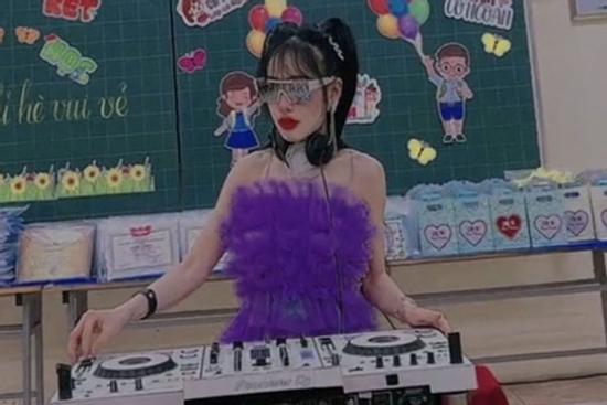 Phụ huynh xinh đẹp mang bàn DJ đến lớp khuấy động buổi liên hoan cuối năm