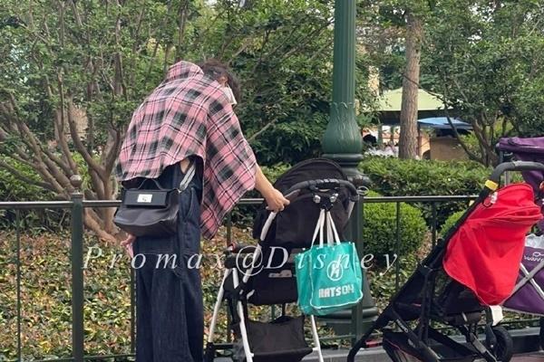 Triệu Lệ Dĩnh - Phùng Thiệu Phong cùng đưa con đi ăn, lần đầu tái ngộ sau 3 năm ly hôn-3