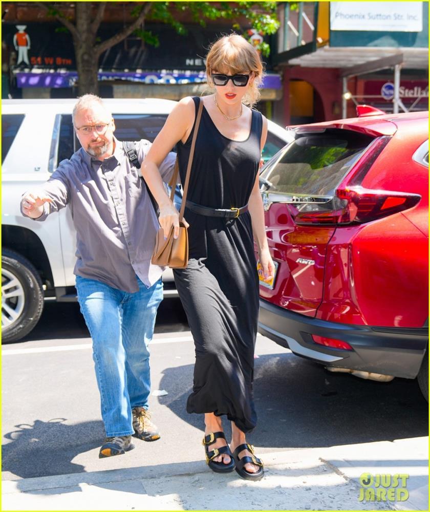 Taylor Swift xinh đẹp ra phố sau khi có bạn trai mới-7