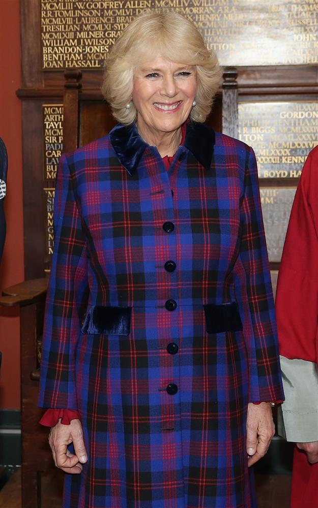 Ngoại hình Hoàng hậu Camilla trong hơn 4 thập kỷ qua-19