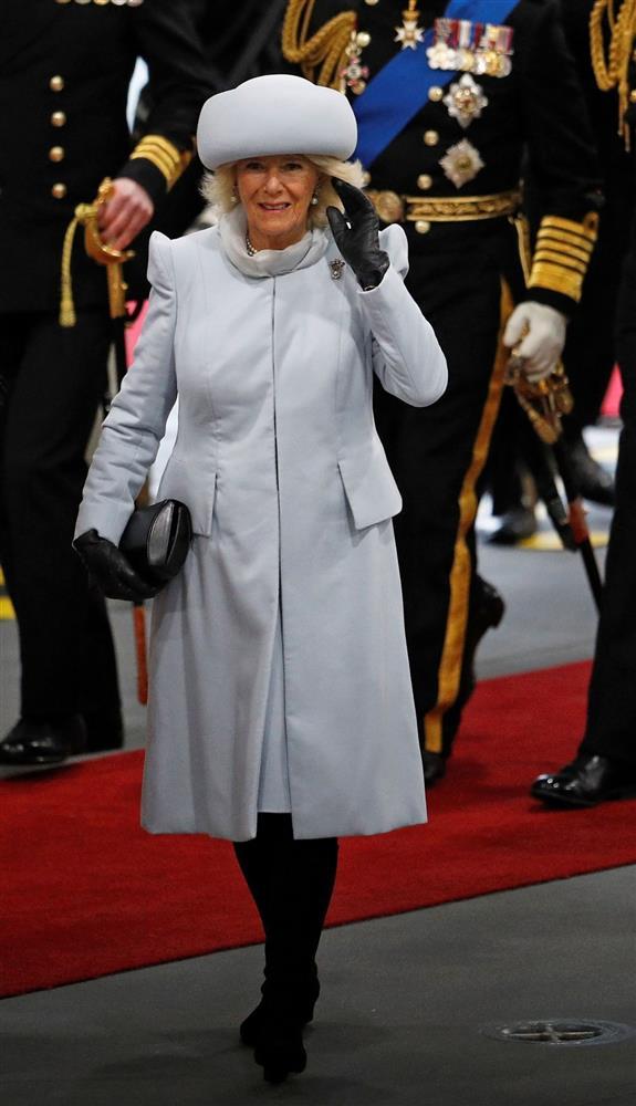 Ngoại hình Hoàng hậu Camilla trong hơn 4 thập kỷ qua-21