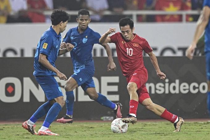 HLV Troussier triệu tập Quang Hải, loại Văn Quyết ở tuyển Việt Nam-2